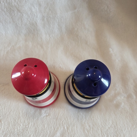 Lighthouse Salt And Pepper Shakers - Picture 2 of 10